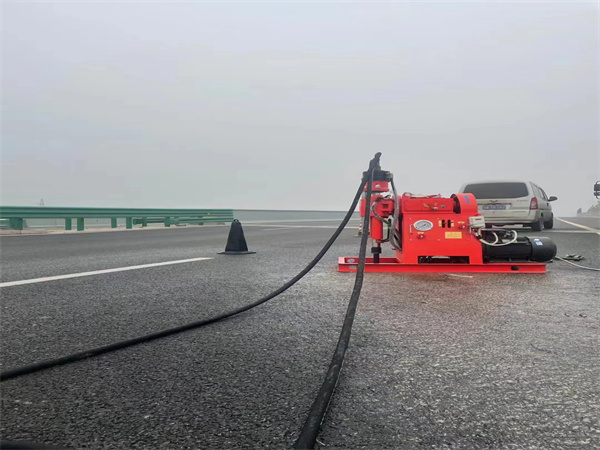 感城镇马路路基路面开裂下沉注浆加固灌浆