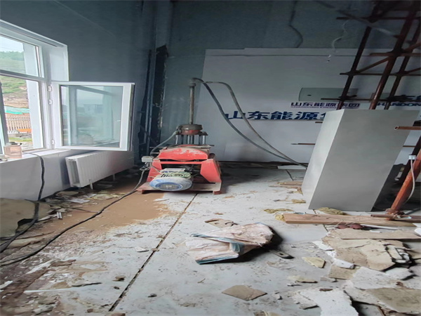 感城镇地基基础下沉墙体裂缝加固注浆顶升施工